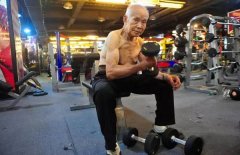 94歲的爺爺仍在堅持！