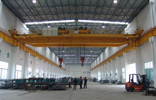 雙梁橋式起重機(jī)購買時需要考慮哪些問題？